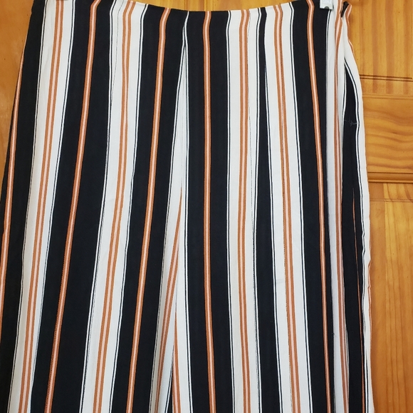 Forever 21 Women's Wide Leg Stripped Pants With Open Slit In The Front, Size L - Picture 3 of 7